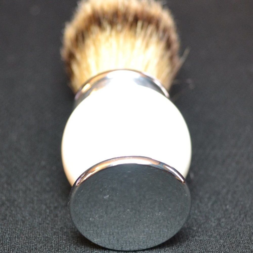 Shaving Brush White Enamel With Chrome Trim Bath Decor Accessories - Picture 3 of 3